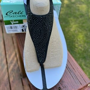 Skechers Cali sandals Size 10 Brand new never been worn